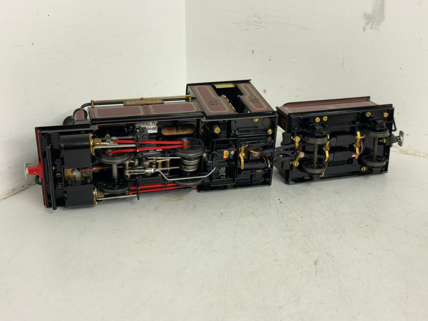 Roundhouse Small England Lined 32mm R/C 0503/DC1