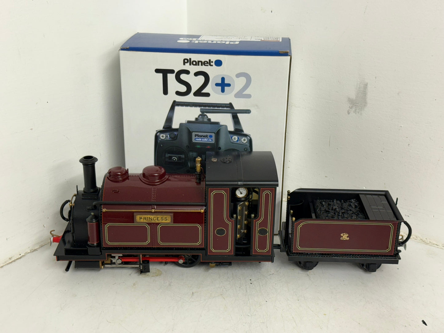 Roundhouse Small England Lined 32mm R/C 0503/DC1